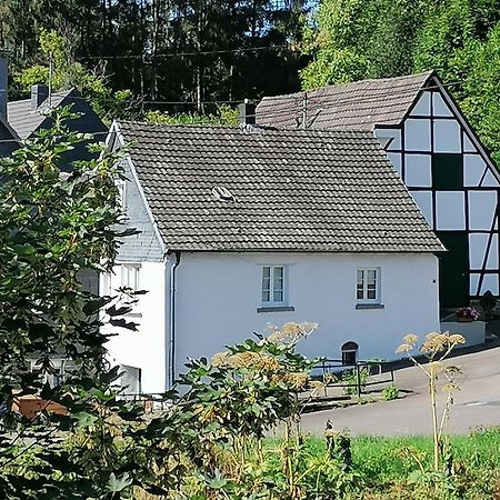 Bergische Ferienwohnung 엔겔스티르헨 외부 사진